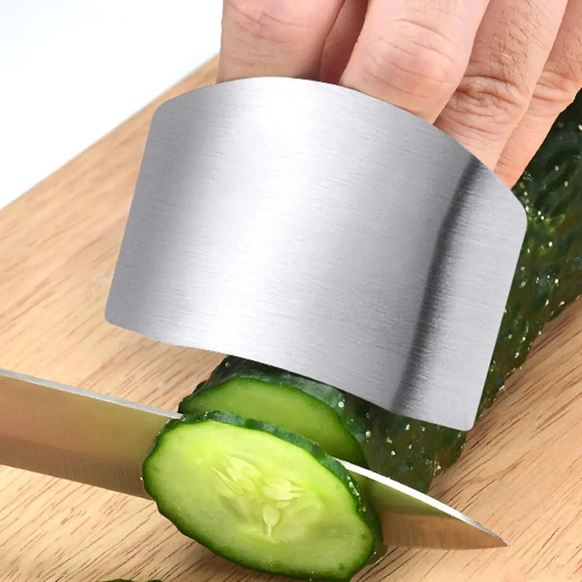 SafeBlade™ - Stainless Steel Finger Guard for Safe & Fast Cutting